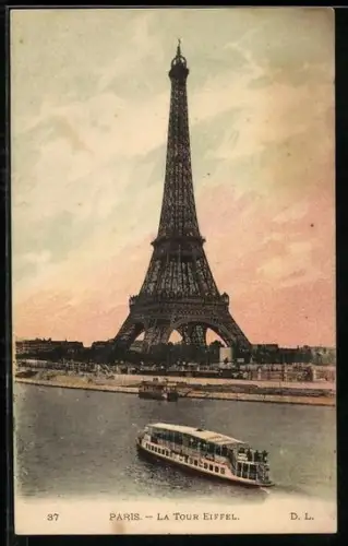 AK Paris, La Tour Eiffel, Eiffelturm mit Dampfer