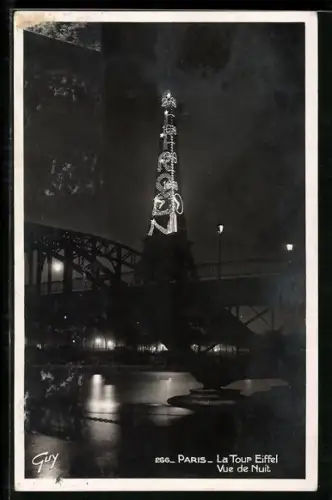 AK Paris, La Tour Eiffel, Vue de Nuit, Eiffelturm