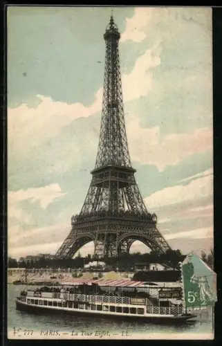AK Paris, La Tour Eiffel, Eiffelturm mit Dampfer