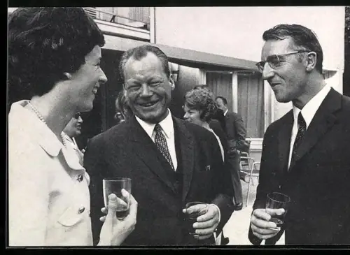 AK Willy Brandt beim Empfang von Ingrid Becker und Friedel Schirmer