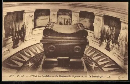 AK Paris, Hôtel des Invalides, Le Tombeau de Napoléon, Le Sarcophage