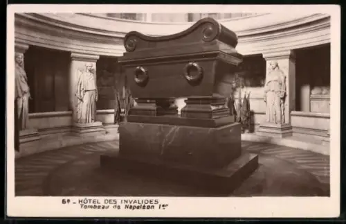 AK Paris, Hôtel des Invalides, tombeau de Napoléon Ier