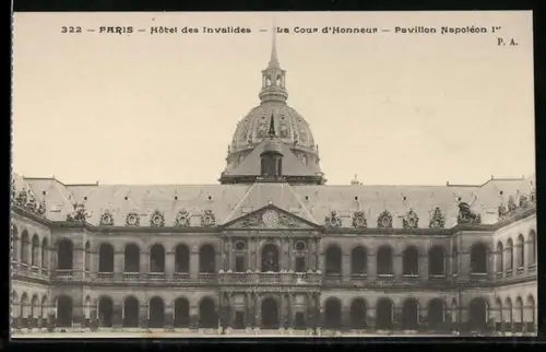 AK Paris, Hôtel des Invalides, La Cour d`Honneur, Pavillon Napoléon