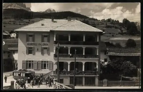 AK Moena di Fassa, Hotel Faloria mit dahinterliegendem Panorama