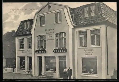 AK Niendorf a. d. Ostsee, Kolonialwarengeschäft von Johs. Drevsen