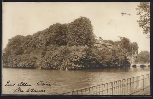 Foto-AK Bad Pyrmont, Blick auf ein im Wald liegendes Anwesen