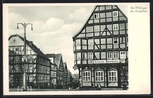 AK Bad Wildungen, Am Marktplatz, Löwen-Apotheke, Fachwerkhäuser