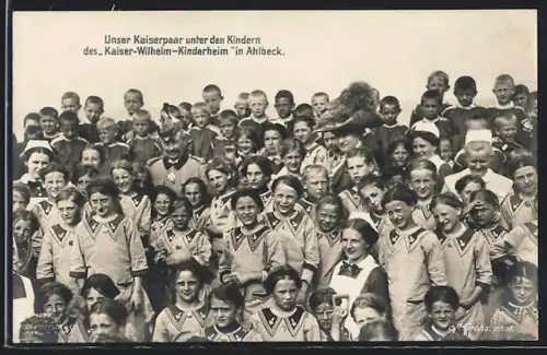 AK Ahlbeck, Kaiser-Wilhelm-Kinderheim, Kindergruppe mit Kaiserpaar