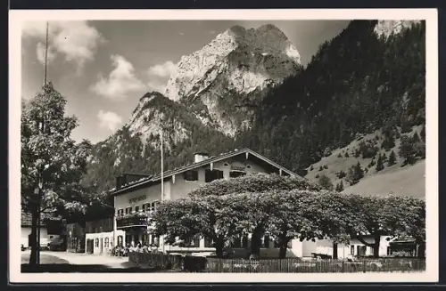 AK Hintersee, Auzingers Gasthaus Hintersee, Inh. S. Hillebrand, gegenüber dem Kgl. Jagdschloss