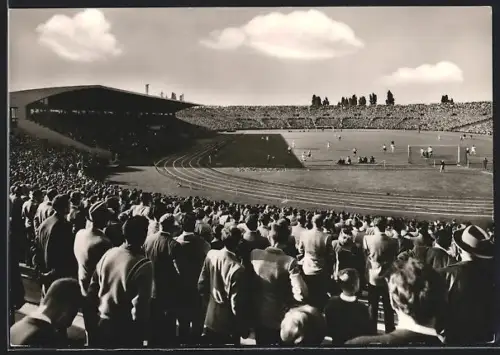 AK Stuttgart, Neckarstadion mit Zuschauertribünen