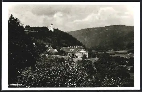 AK St. Bernhard-Frauenhofen, Grünberg, Panorama mit Kirche und Gehöften