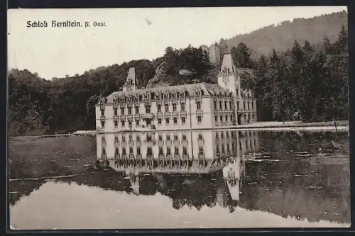 AK Hernstein /Niederösterreich, Schloss Hernstein mit Spiegelung im See