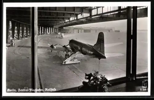 AK Berlin, Zentral-Flughafen, Rollfeld, Verkehrsflugzeuge