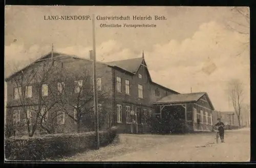 AK Lang-Niendorf, Gasthaus von Heinrich Beth mit öffentlicher Fernsprechstelle