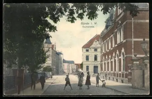AK Bünde i. W., Eschstrasse mit Kindern