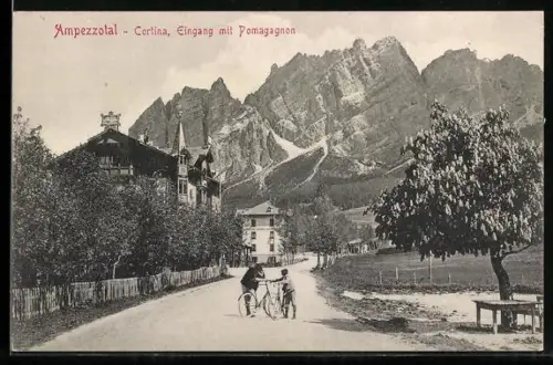 AK Cortina d`Ampezzo, Strassenpartie am Ortseingang gegen Pomagagnon
