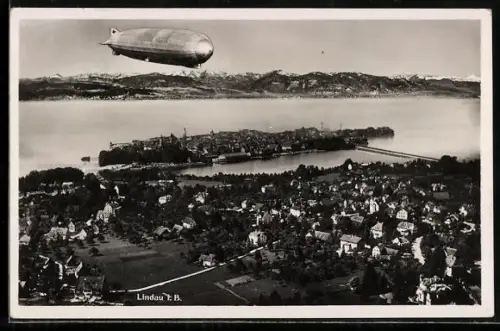 AK Lindau, Panorama mit LZ 127 Graf Zeppelin am Himmel, Fliegeraufnahme