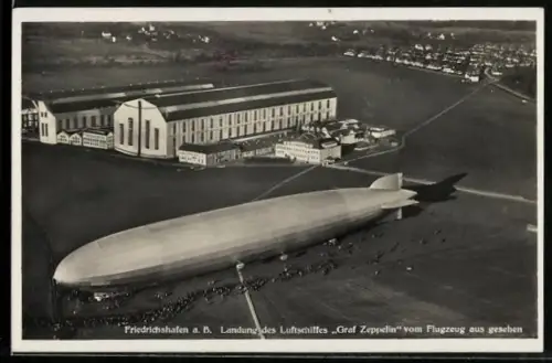 AK Friedrichshafen, Landungs des Zeppelin Graf Zeppelin vom Flugzeug aus