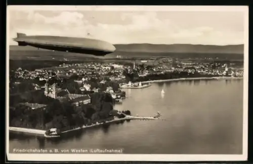 AK Friedrichshafen, Zeppelin über dem Ort