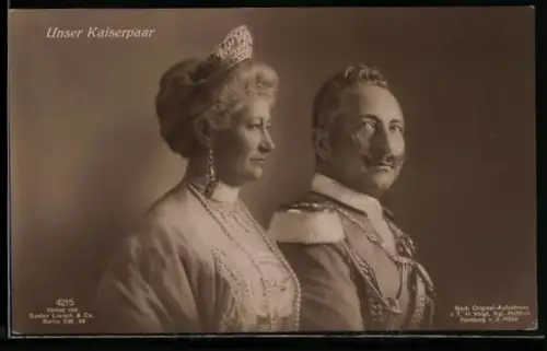 AK Kaiserin Auguste Victoria Königin von Preussen, das Kaiserpaar in festlicher Kleidung