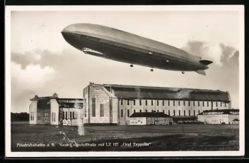 AK Friedrichshafen a. B., L.Z. 127 Graf Zeppelin über der neuen Luftschiffhalle