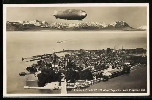 AK Lindau i. B., Gesamtansicht mit fliegendem Zeppelin, 