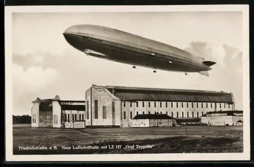 AK Friedrichshafen a. B., L.Z. 127 Graf Zeppelin über der neuen Luftschiffhalle