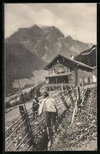 AK Finkenberg /Zillertal, Astegg, Bauern bei der Arbeit mit Bergkulisse