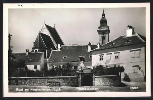 AK Rust /Neusiedlersee, Ortspartie mit Kirche und Mauer