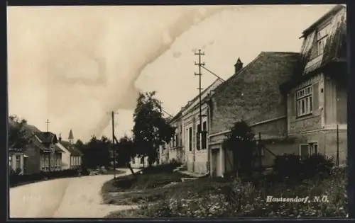 AK Hautzendorf /N. Ö., Strassenpartie