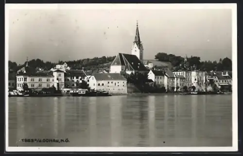 AK Ybbs / Donau, Gesamtansicht mit Kirche und Flusspartie