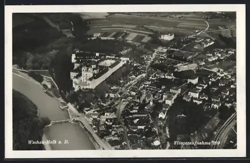 AK Melk, Fliegeraufnahme des Ortes mit Wachau