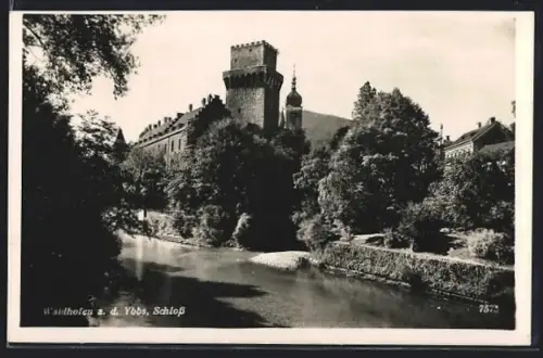AK Waidhofen a. d. Ybbs, Uferpartie mit Blick zum Schloss