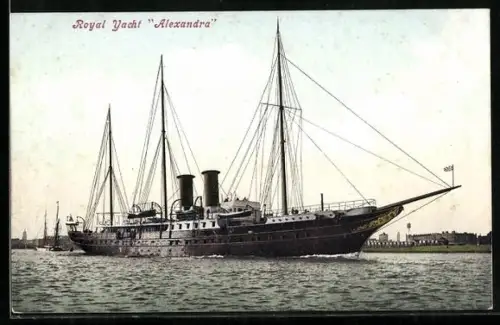 AK Royal Yacht Alexandra underway, Kriegsschiff