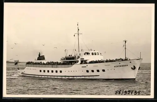 Foto-AK Passagierschiff Rüstringen mit zahlreichen Passagieren an Deck