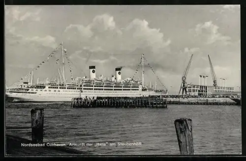 AK Cuxhaven, Ankunft des Passagierschiffs Italia am Steubenhöft