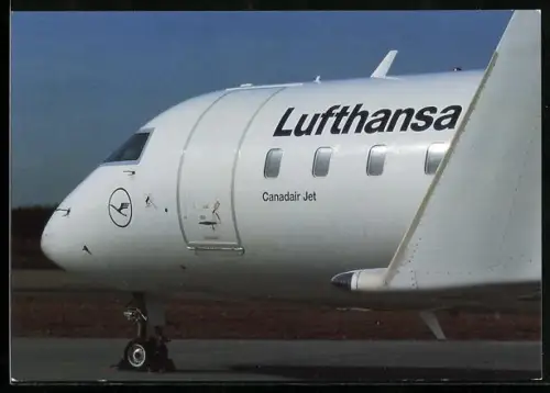 AK Flugzeug, Lufthansa Canadair Jet auf der Landebahn