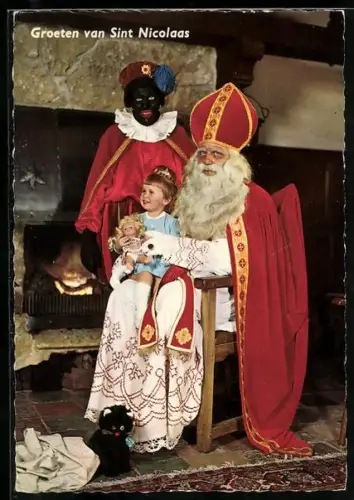 AK Sint Nicolaas und Zwarte Piet mit Kind vor einem Kamin, Groeten van Sint Nicolaas