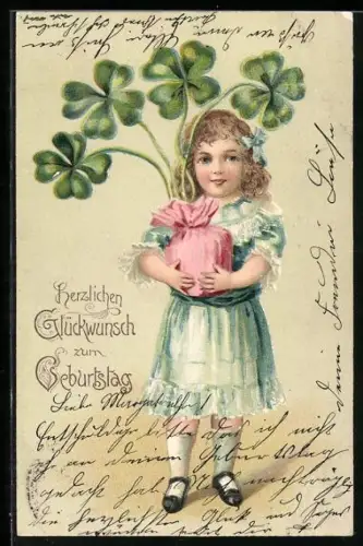 AK Mädchen im Rüschenkleid mit Kleeblättern