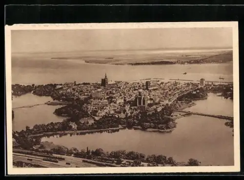 AK Stralsund, Ortsansicht aus der Vogelschau, Ganzsache WHW Winterhilfswerk