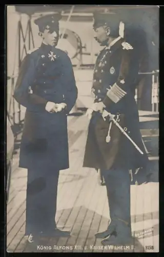 AK König Alfons XIII. von Spanien und Kaiser Wilhelm II. an Bord eines Schiffes