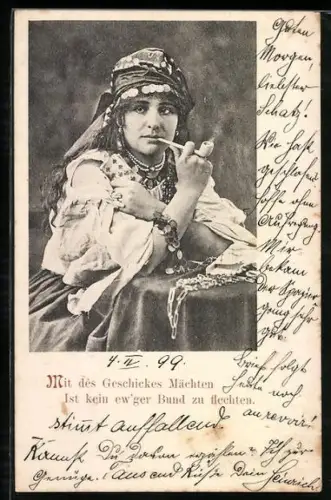AK Hellseherin mit Spielkarten und Pfeife rauchend
