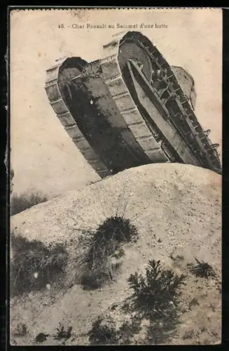 AK Renault-Panzer beim Erklimmen eines Hügels