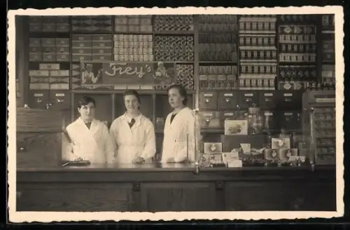 AK Solingen-Wald, Sämerei-Geschäft, Werbung für Frey`s Samen, drei junge Frauen der Belegschaft am Tresen