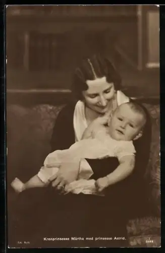 AK Portrait von Kronprinzessin Märtha von Norwegen mit Prinzessin Astrid