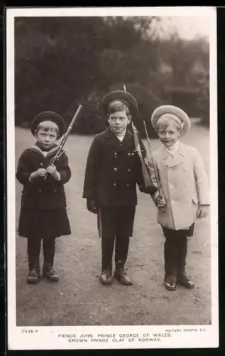 AK Kronprinz Olav von Norwegen mit Prinzen John und George von Wales