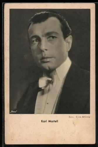 AK Schauspieler Karl Martell mit Anzug und Fliege