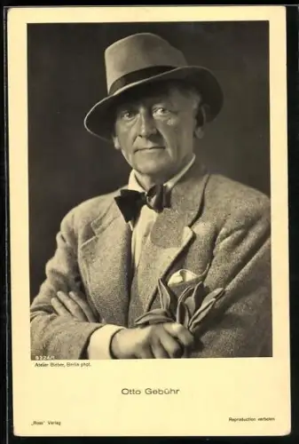 AK Schauspieler Otto Gebühr in Anzug mit Fliege und Hut