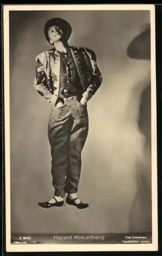 AK Schauspieler Harald Kreutzberg im Kostüm einer Filmrolle