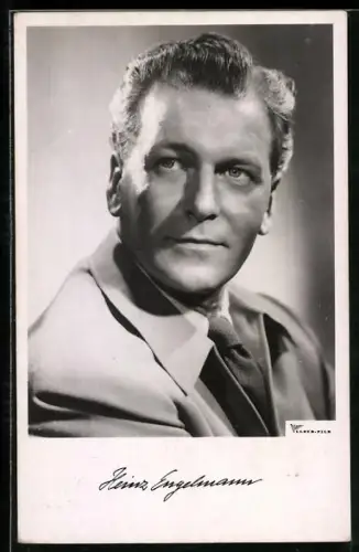 AK Schauspieler Heinz Engelmann, Portrait im Anzug